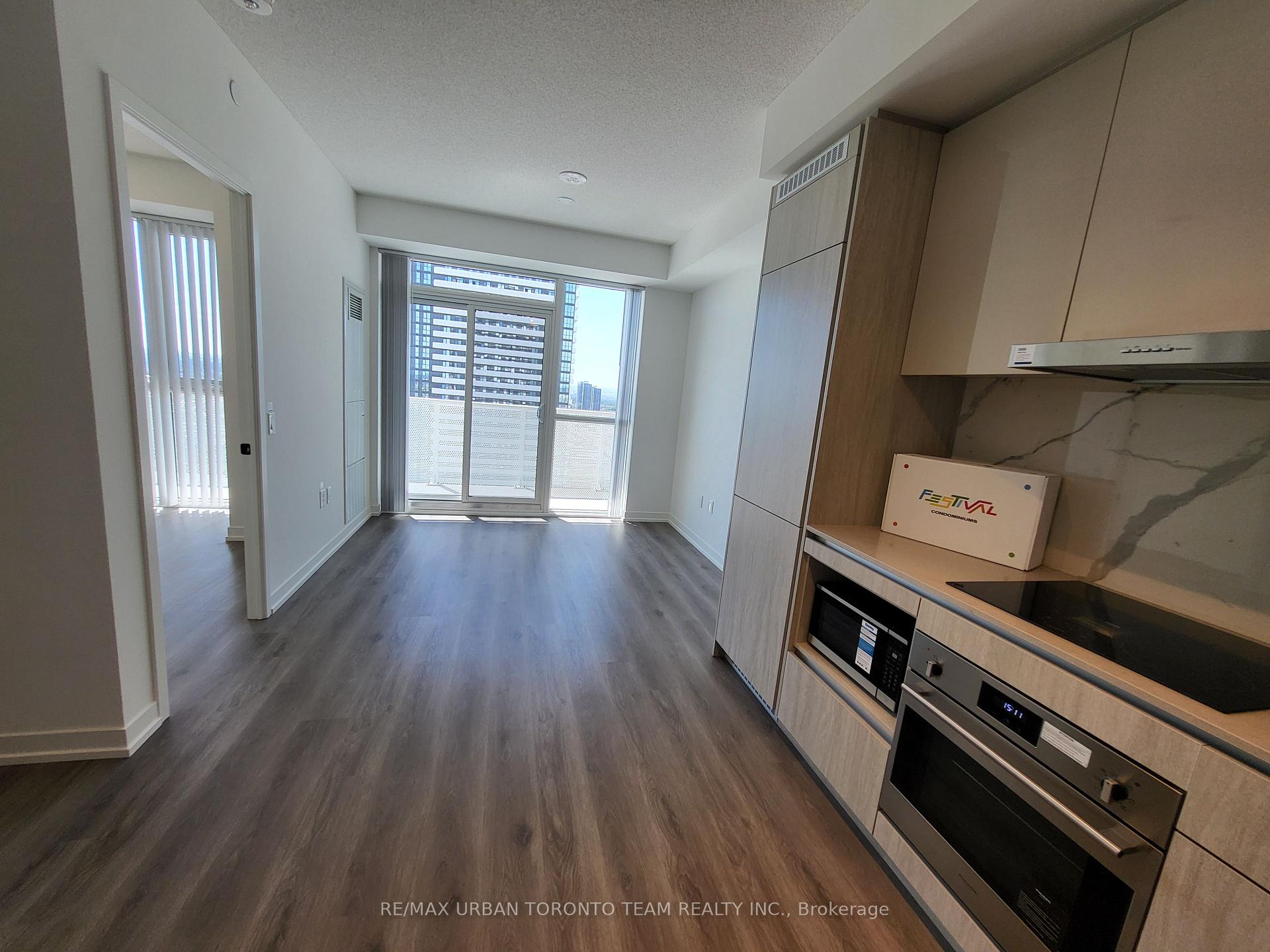 Photo 5 of Unit 3501, 28 Interchange Way, Vaughan, Vaughan Corporate Centre — HOMEH