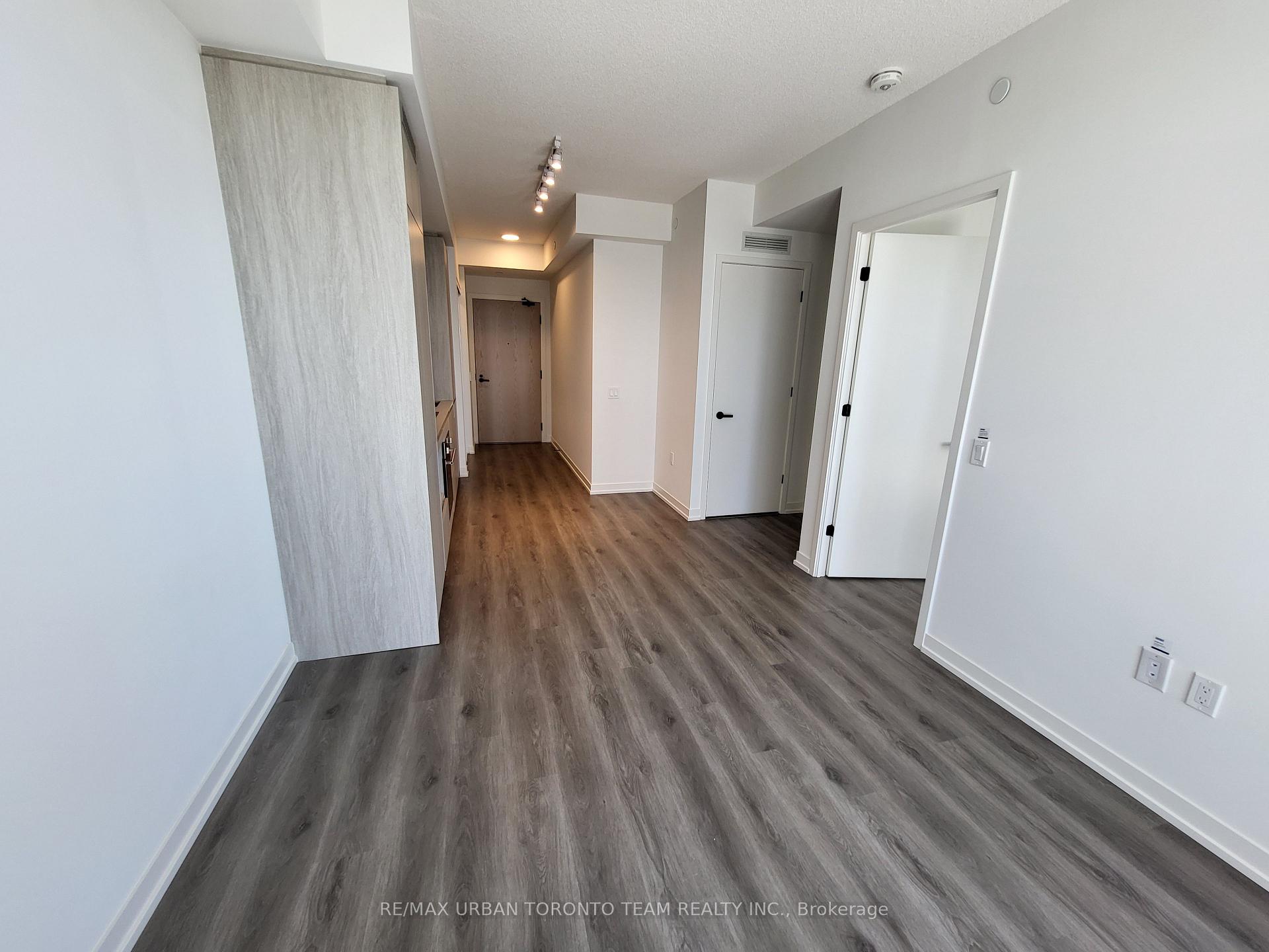 Photo 9 of Unit 3501, 28 Interchange Way, Vaughan, Vaughan Corporate Centre — HOMEH