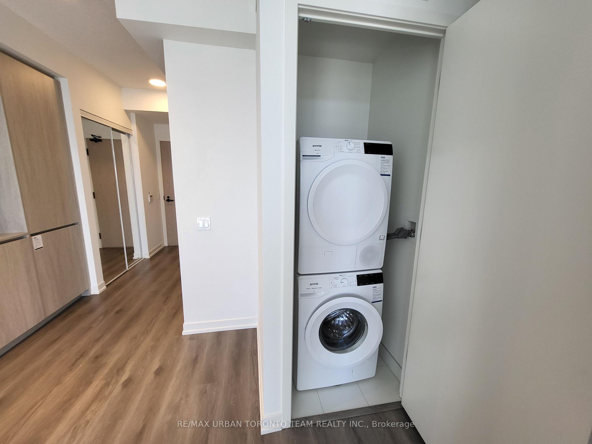 Photo 11 of Unit 3501, 28 Interchange Way, Vaughan, Vaughan Corporate Centre — HOMEH