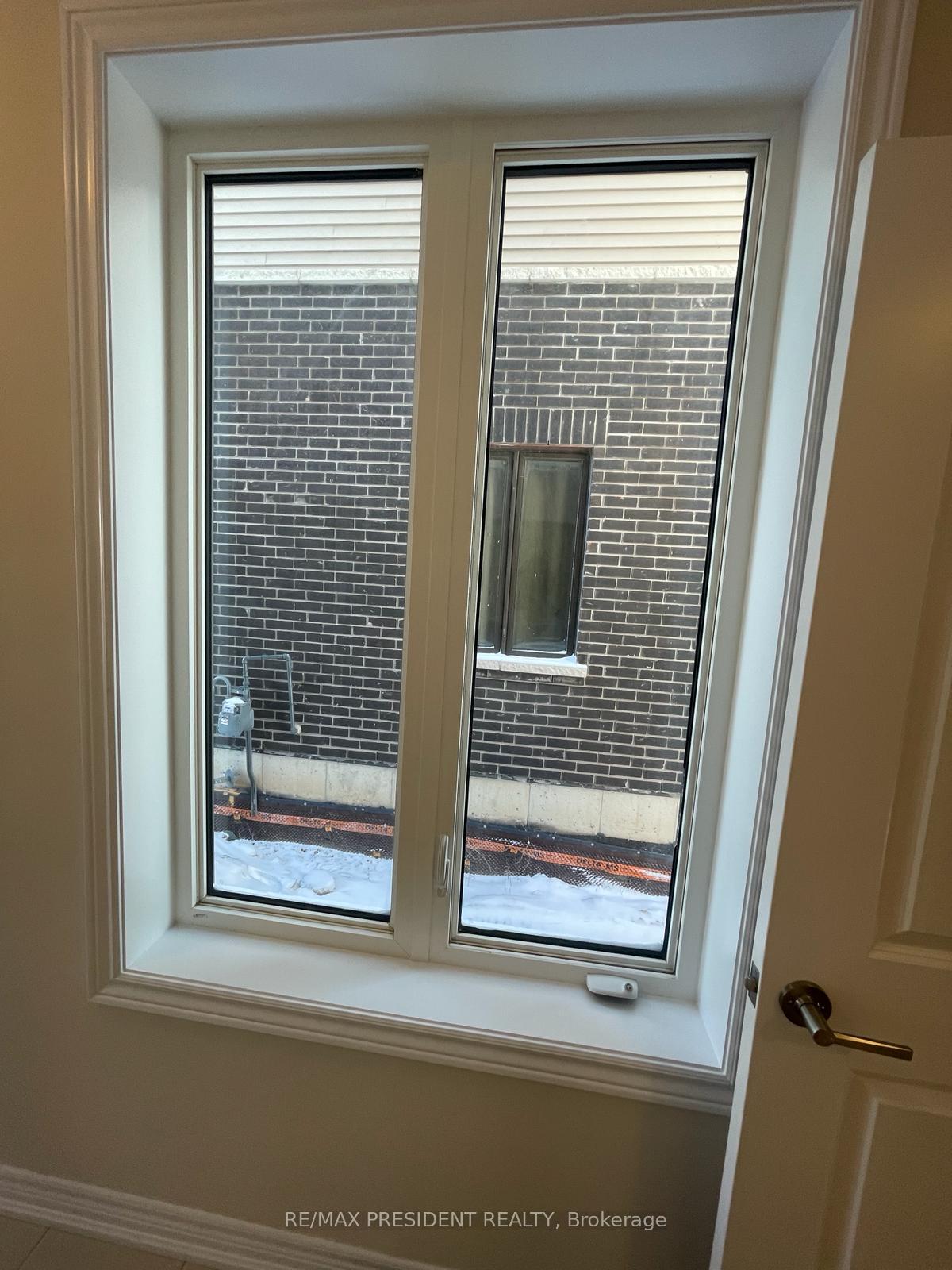 Photo 2 of Unit 105, 10 Birmingham Drive, Cambridge — HOMEH