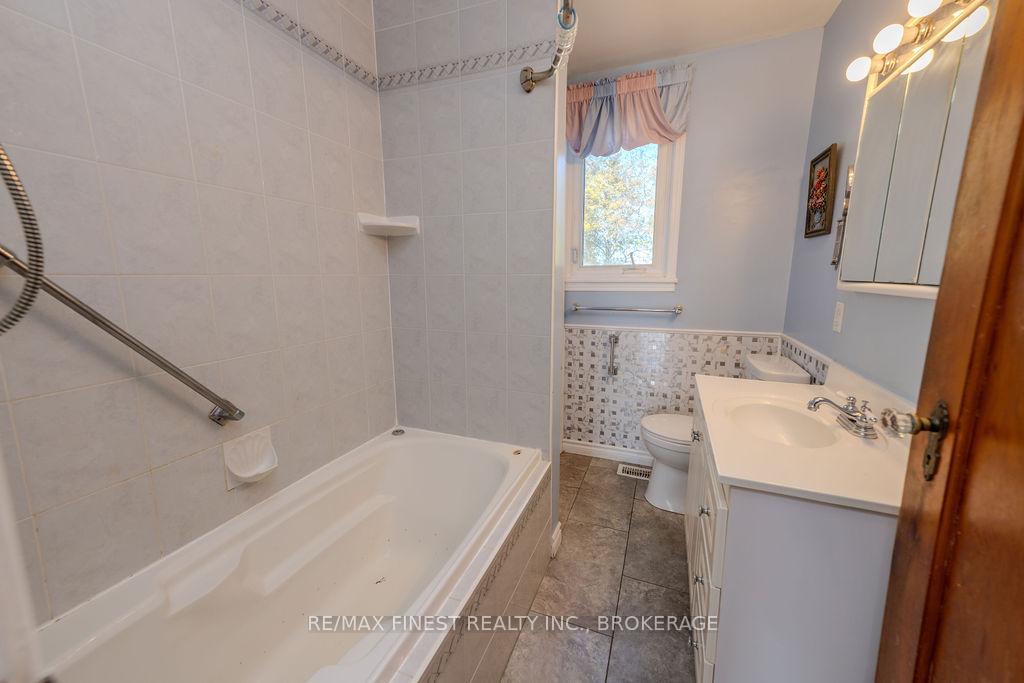 Photo 14 of 4737 Latimer Road, Frontenac, Frontenac South — HOMEH