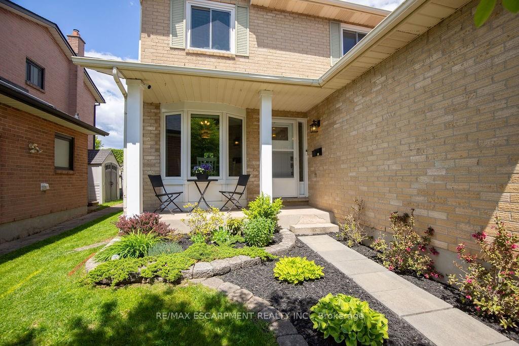Front of 54 Merritt Crescent