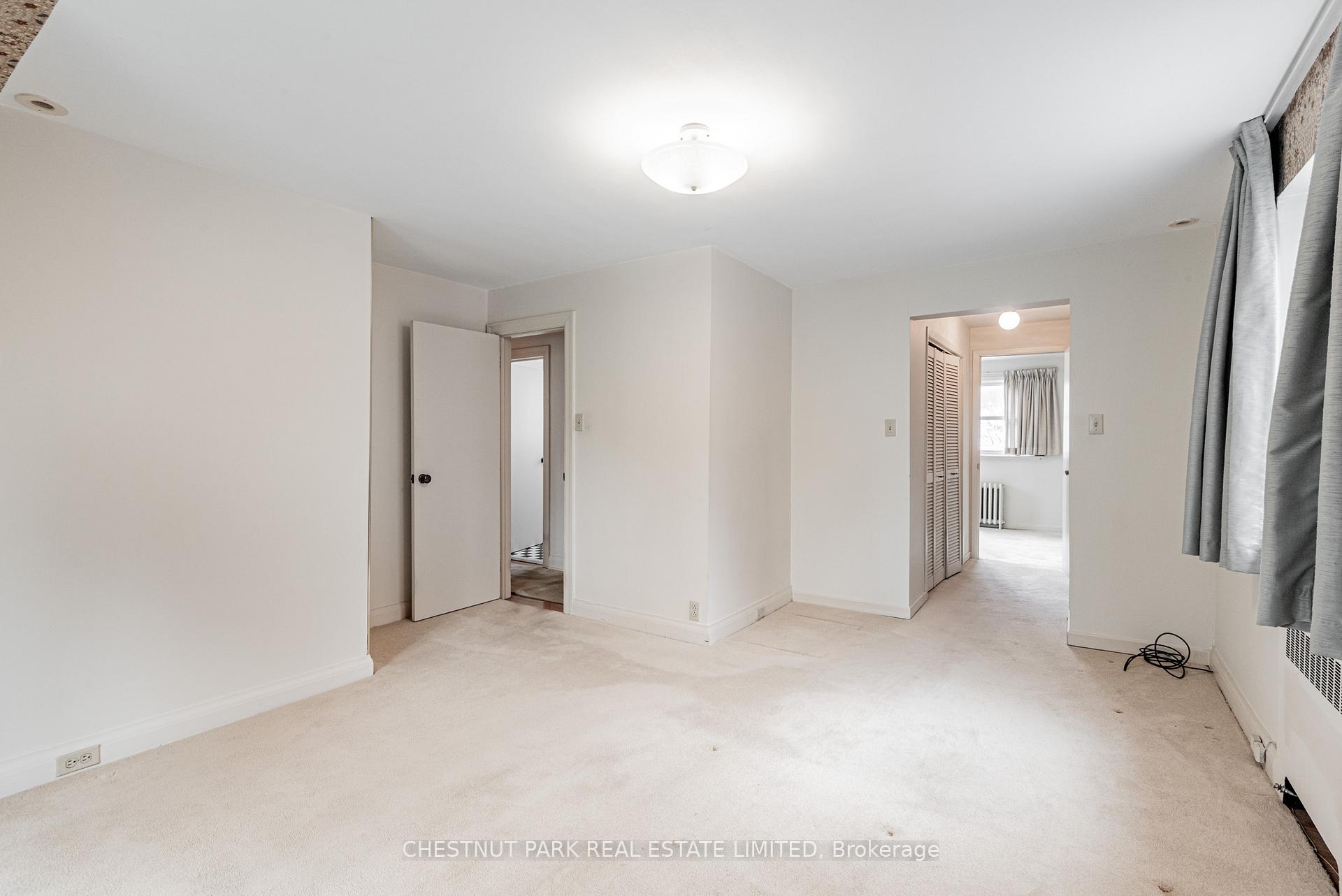 Photo 4 of 53 Caribou Road, Toronto, Bedford Park-Nortown — HOMEH