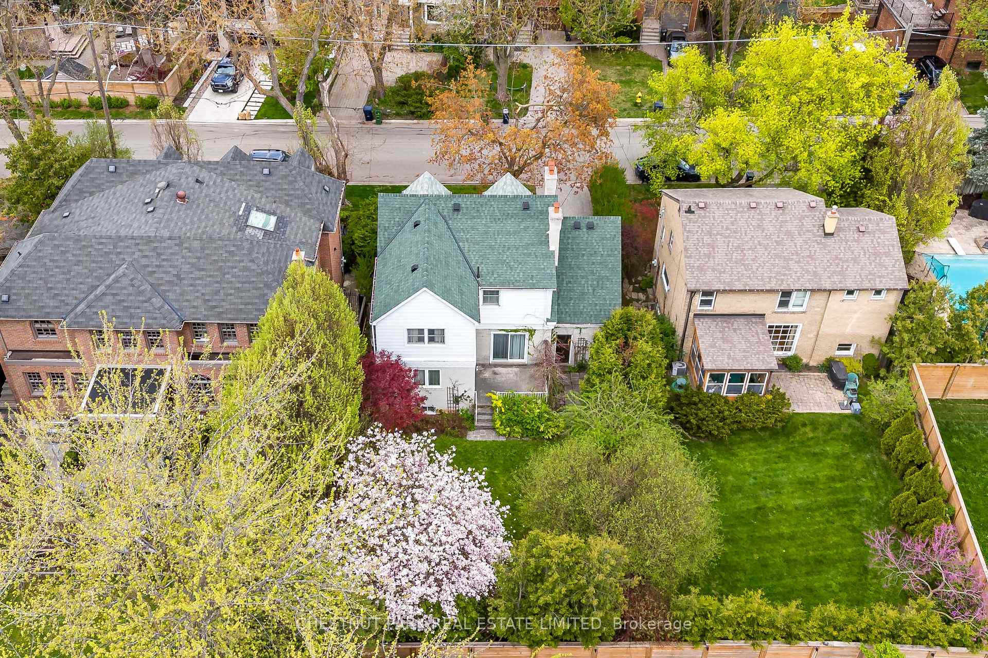Photo 19 of 53 Caribou Road, Toronto, Bedford Park-Nortown — HOMEH