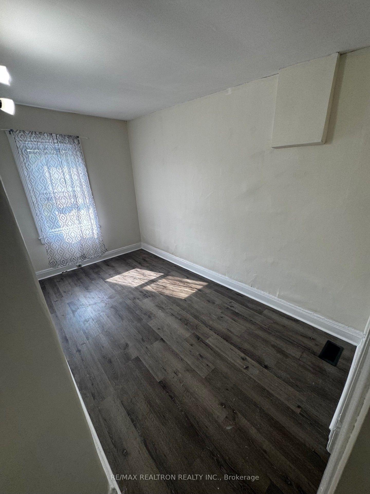 Photo 7 of 360 Cope Street, Hamilton, Homeside — HOMEH
