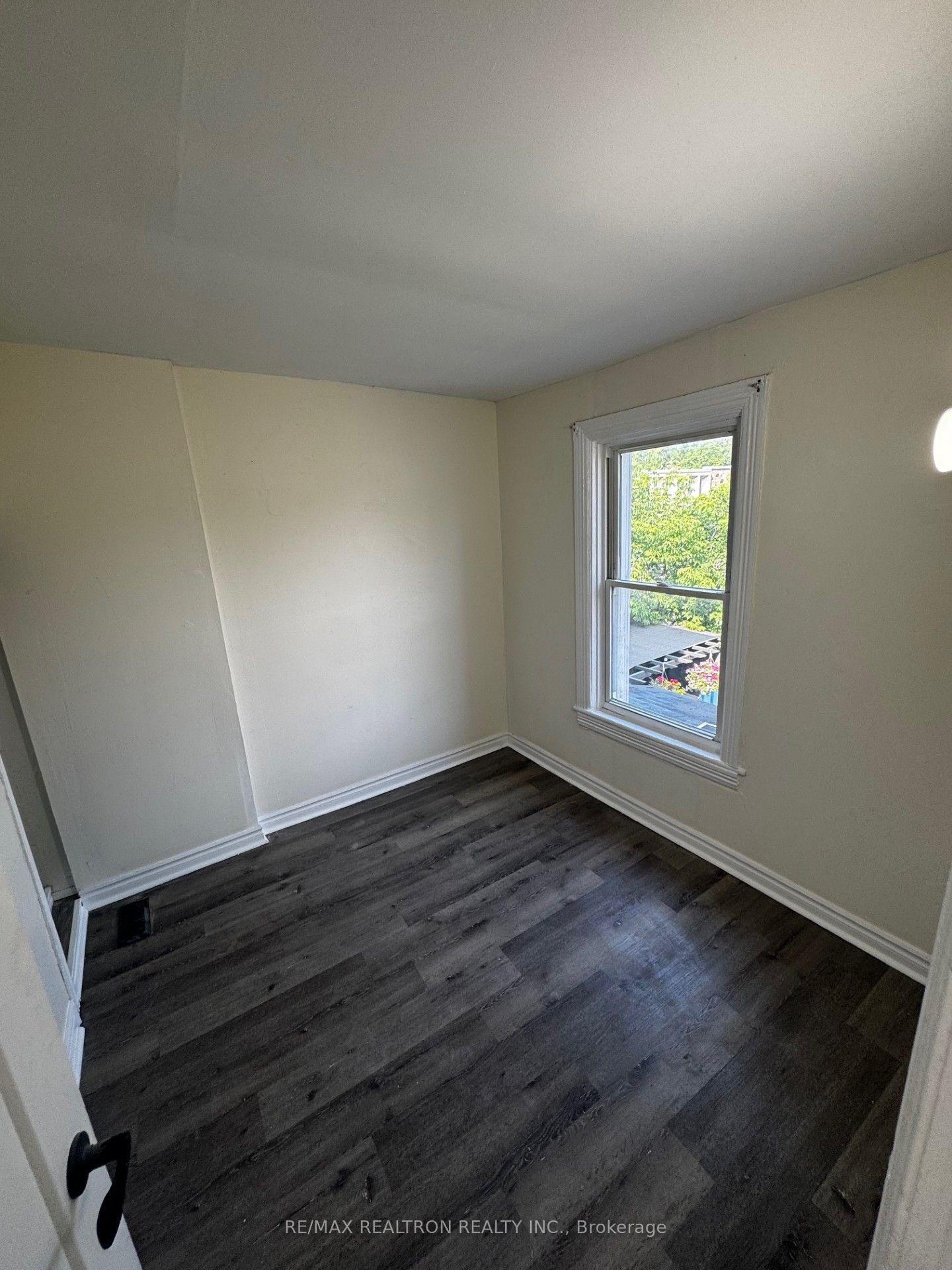 Photo 6 of 360 Cope Street, Hamilton, Homeside — HOMEH