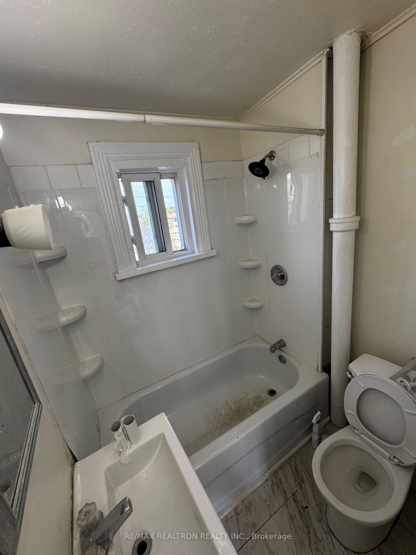 Photo 3 of 360 Cope Street, Hamilton, Homeside — HOMEH