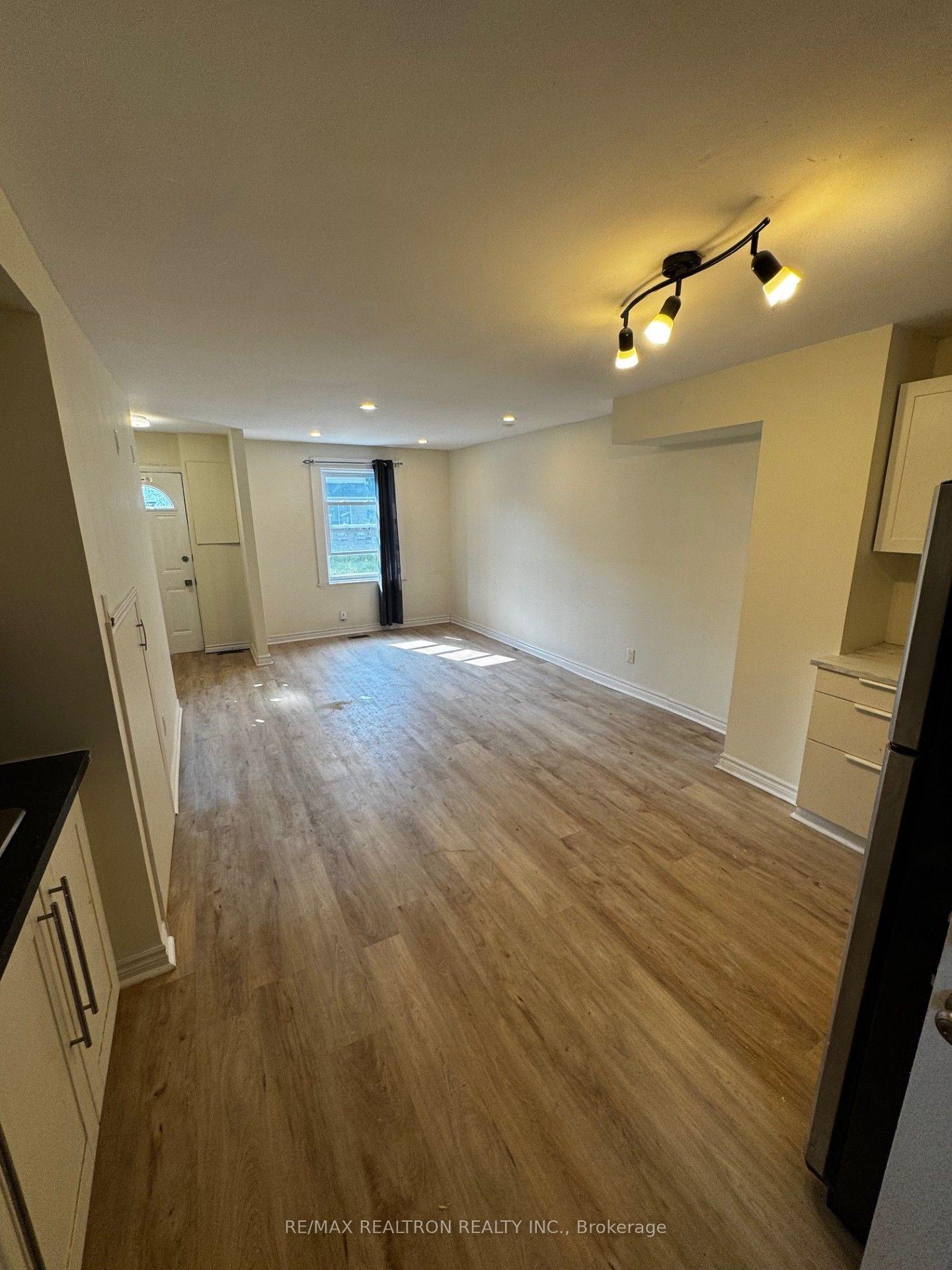 Photo 13 of 360 Cope Street, Hamilton, Homeside — HOMEH