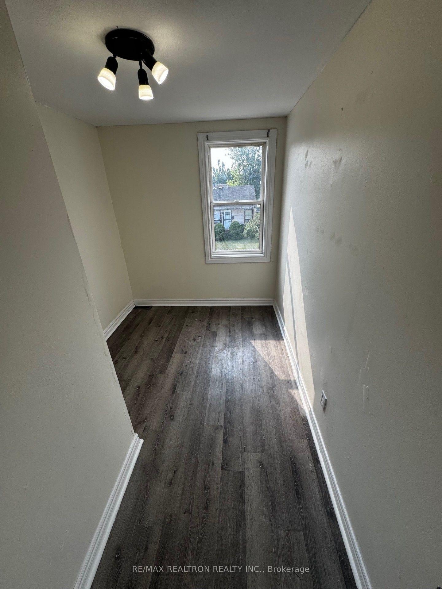 Photo 5 of 360 Cope Street, Hamilton, Homeside — HOMEH