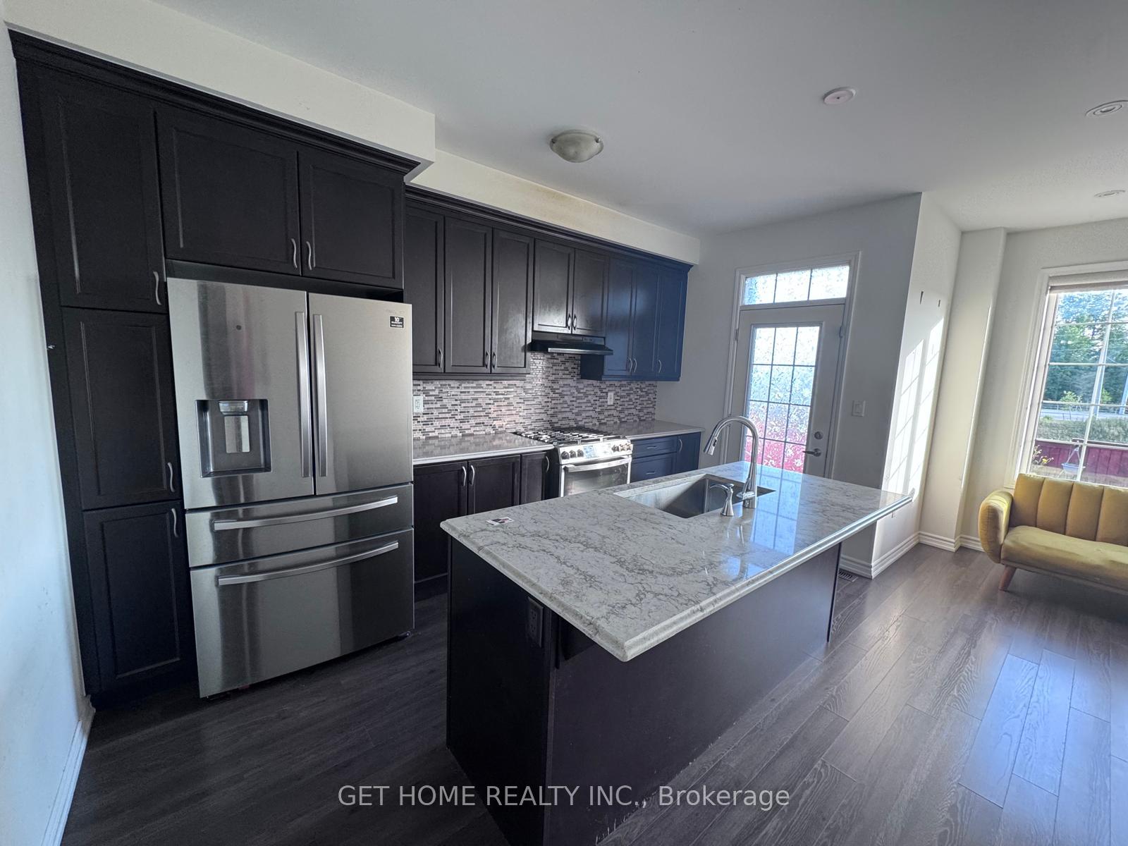 Photo 5 of 26 Circus Crescent, Brampton, Northwest Brampton — HOMEH
