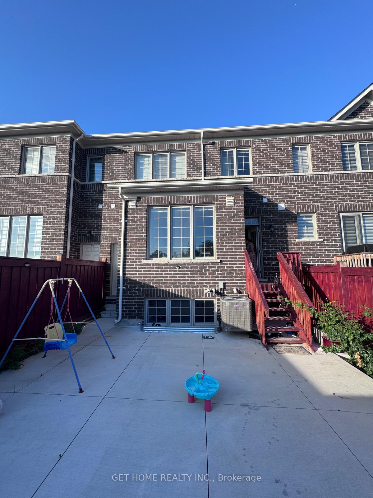Photo 14 of 26 Circus Crescent, Brampton, Northwest Brampton — HOMEH