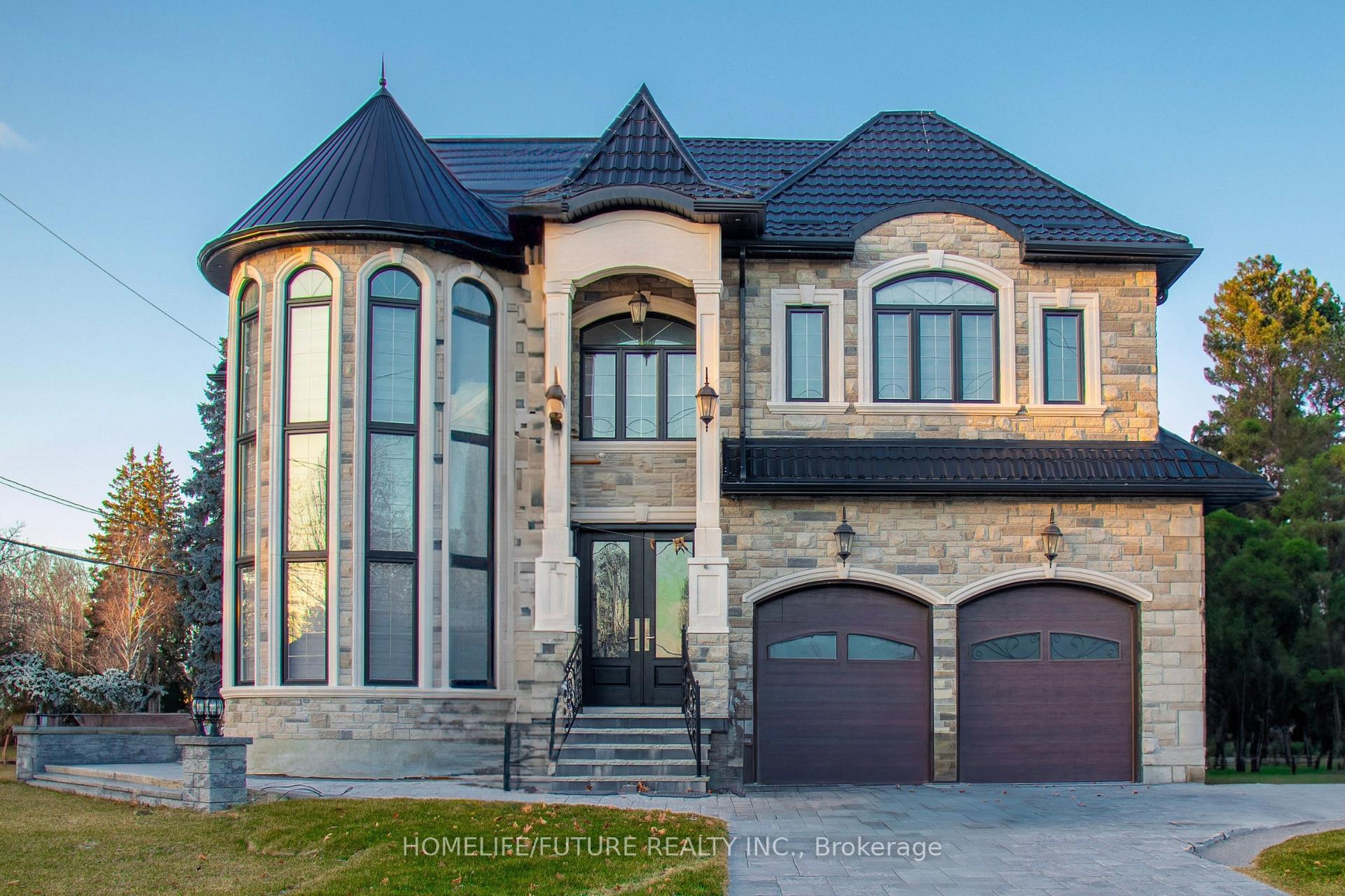Front of 188 Old Harwood Avenue N