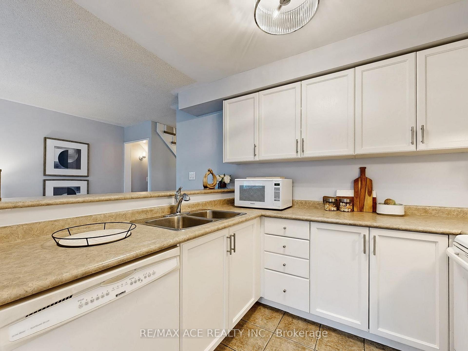 Photo 12 of 40 Gadwall Avenue, Barrie, Painswick South — HOMEH
