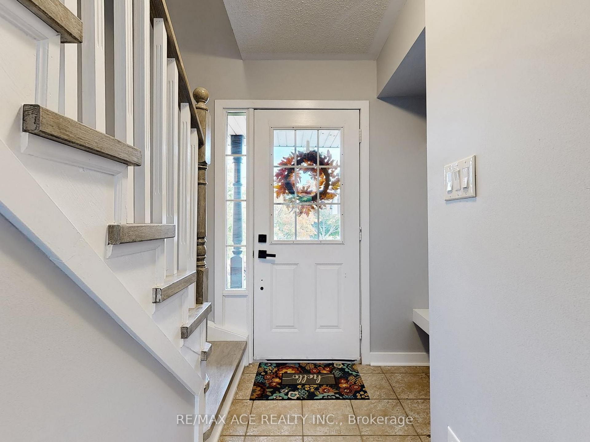 Photo 11 of 40 Gadwall Avenue, Barrie, Painswick South — HOMEH