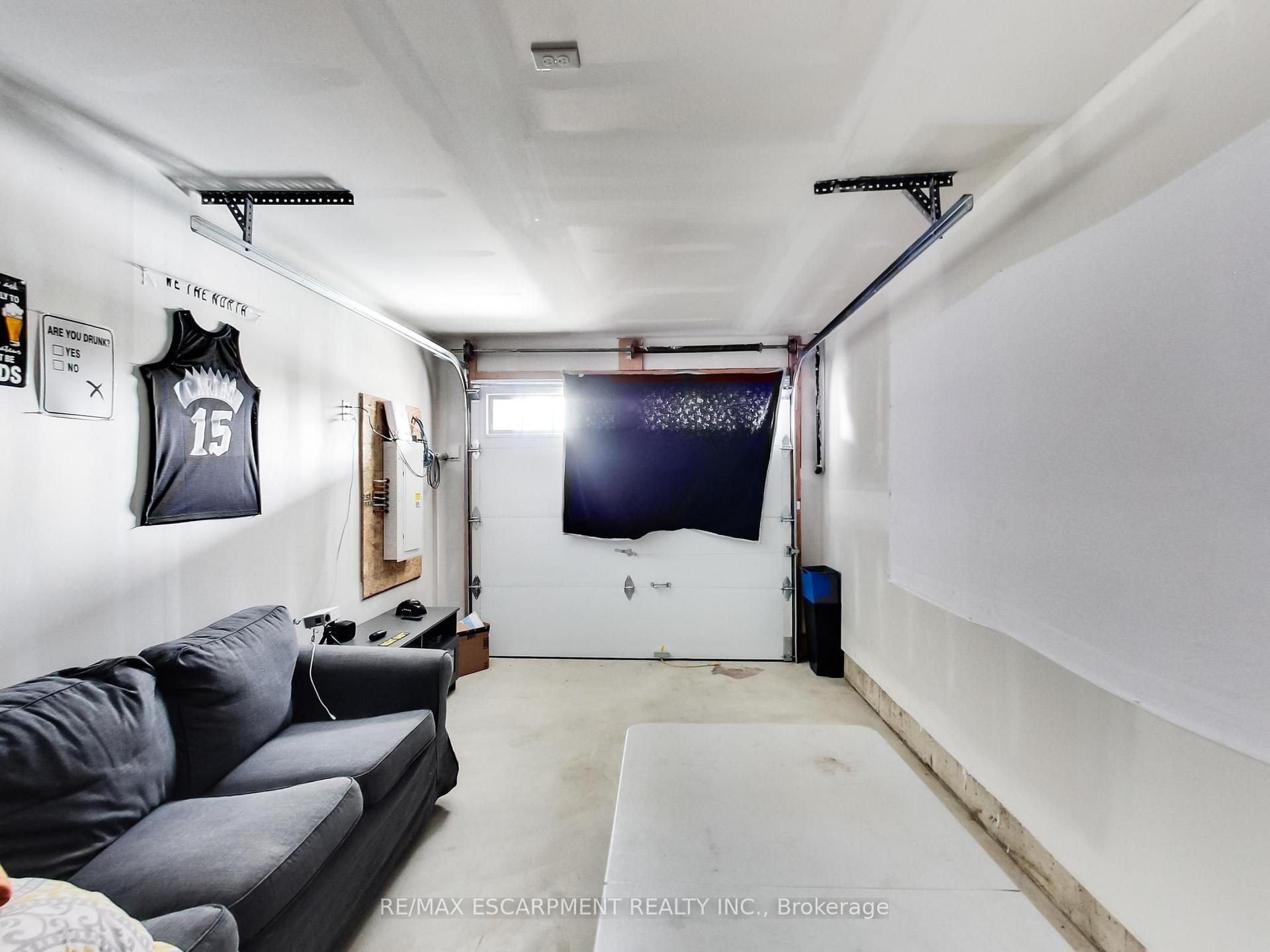 Photo 12 of Unit 23, 19 Picardy Drive, Hamilton, Stoney Creek — HOMEH