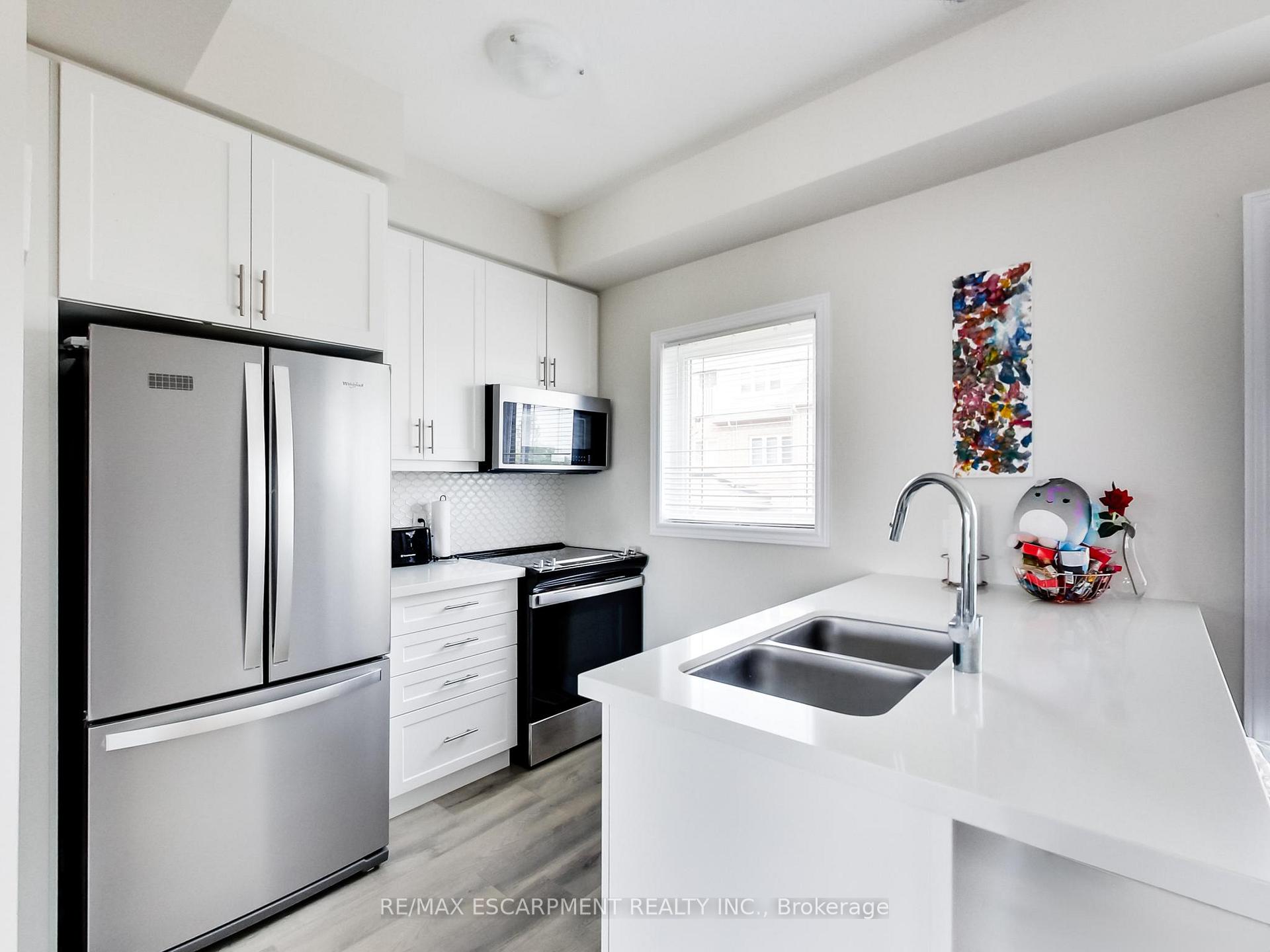 Photo 10 of Unit 23, 19 Picardy Drive, Hamilton, Stoney Creek — HOMEH