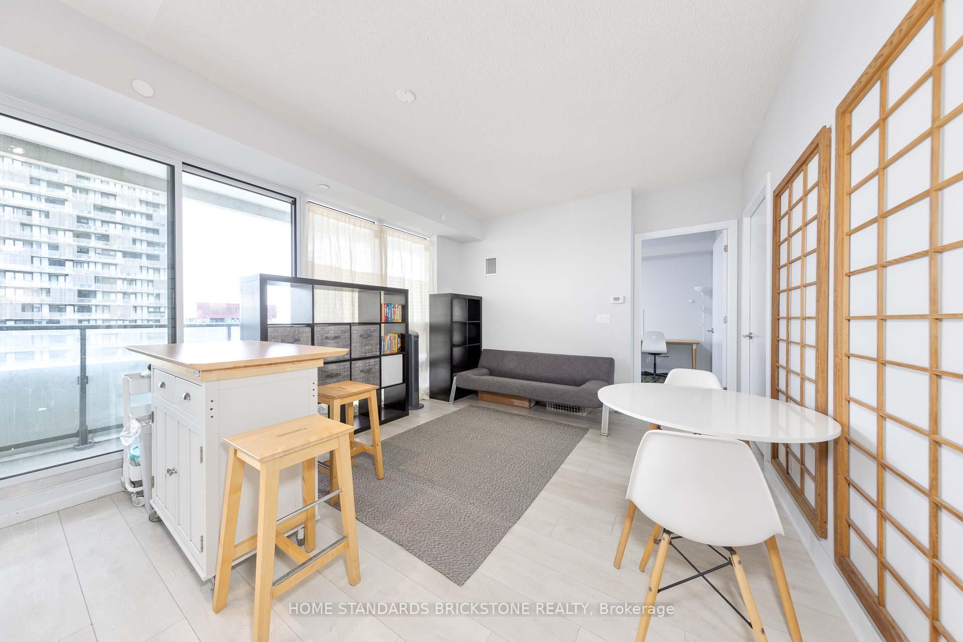 Photo 4 of Unit 3511, 2221 Yonge Street, Toronto, Mount Pleasant West — HOMEH