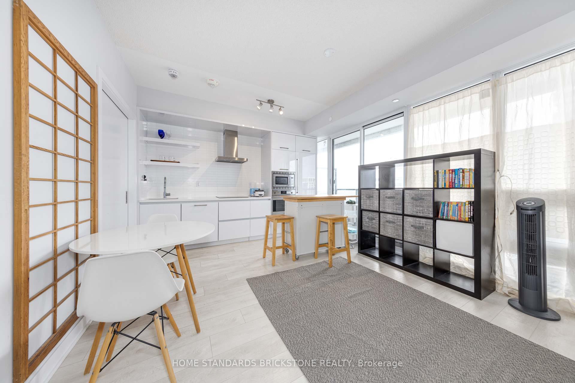 Photo 11 of Unit 3511, 2221 Yonge Street, Toronto, Mount Pleasant West — HOMEH