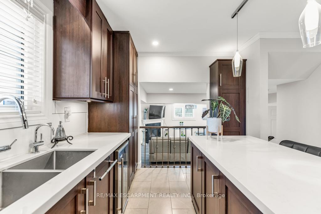 Photo 7 of 650 Acadia Drive, Hamilton, Rushdale — HOMEH
