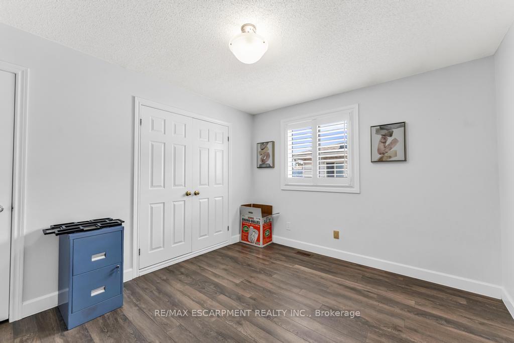 Photo 13 of 650 Acadia Drive, Hamilton, Rushdale — HOMEH