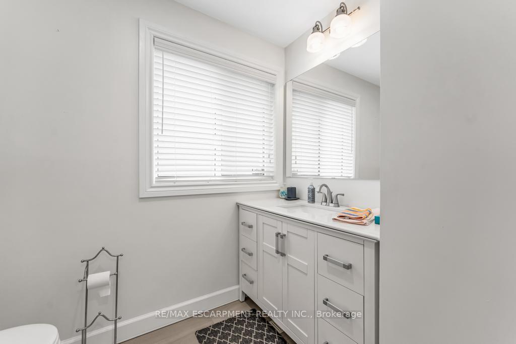 Photo 14 of 650 Acadia Drive, Hamilton, Rushdale — HOMEH