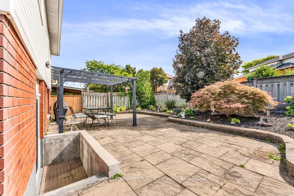 Photo 21 of 650 Acadia Drive, Hamilton, Rushdale — HOMEH