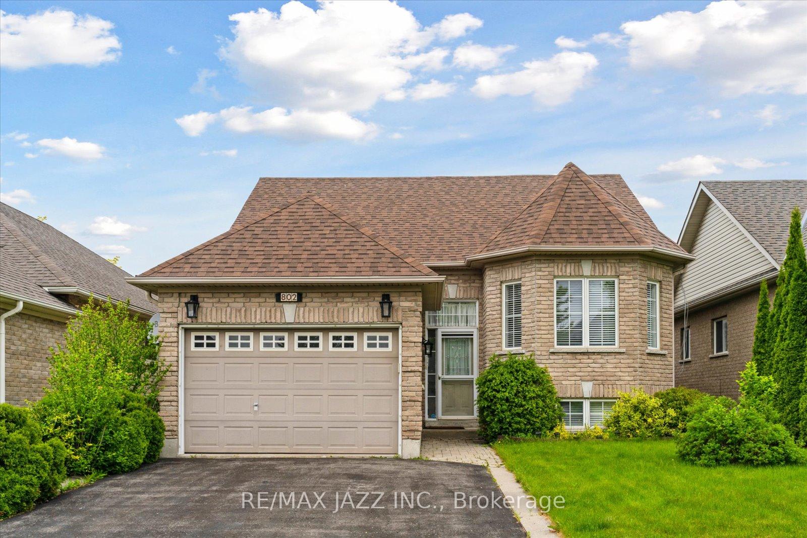 Photo 3 of 802 Coldstream Drive, Oshawa, Taunton — HOMEH