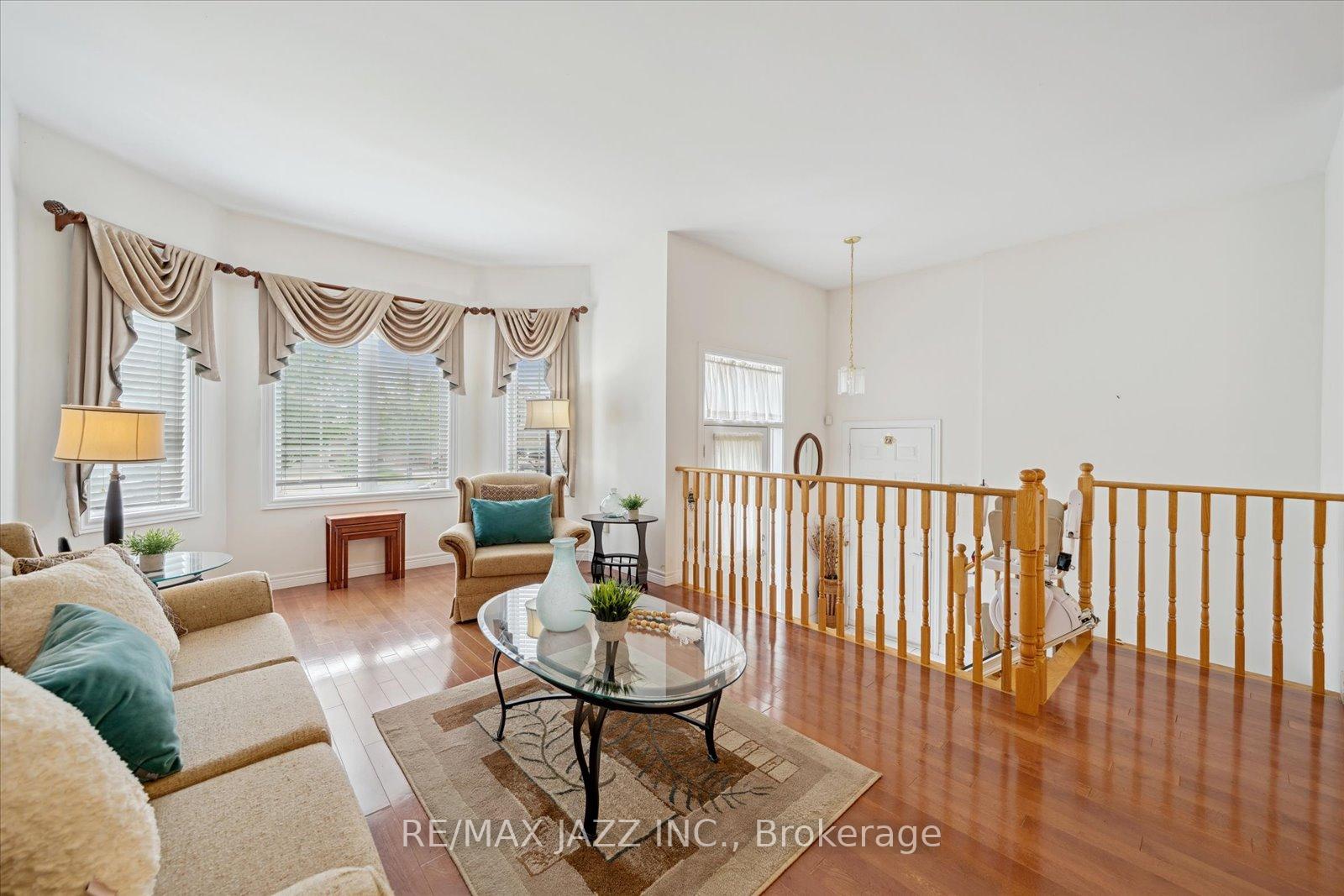 Photo 7 of 802 Coldstream Drive, Oshawa, Taunton — HOMEH