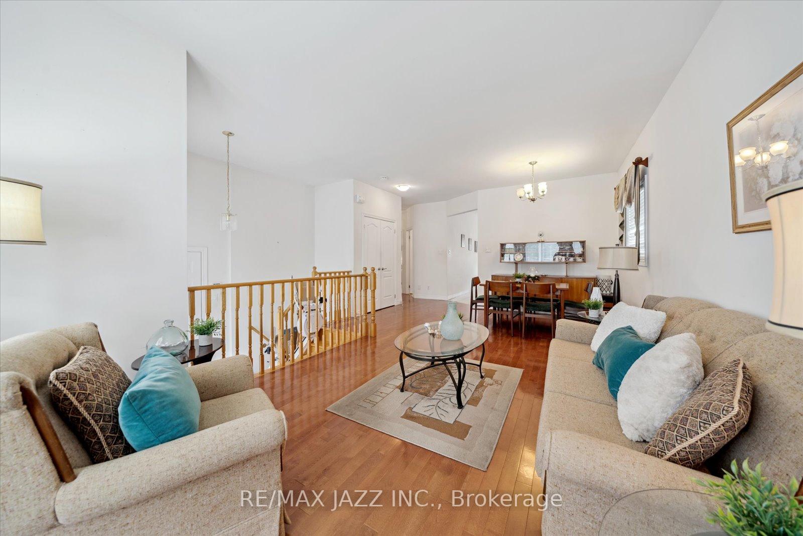 Photo 4 of 802 Coldstream Drive, Oshawa, Taunton — HOMEH