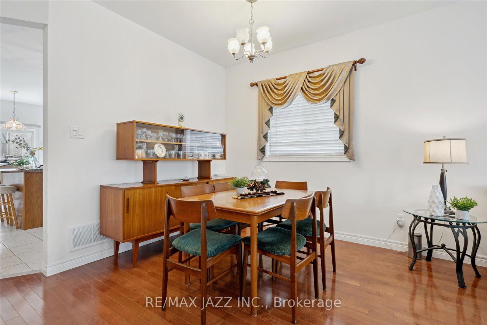 Photo 2 of 802 Coldstream Drive, Oshawa, Taunton — HOMEH