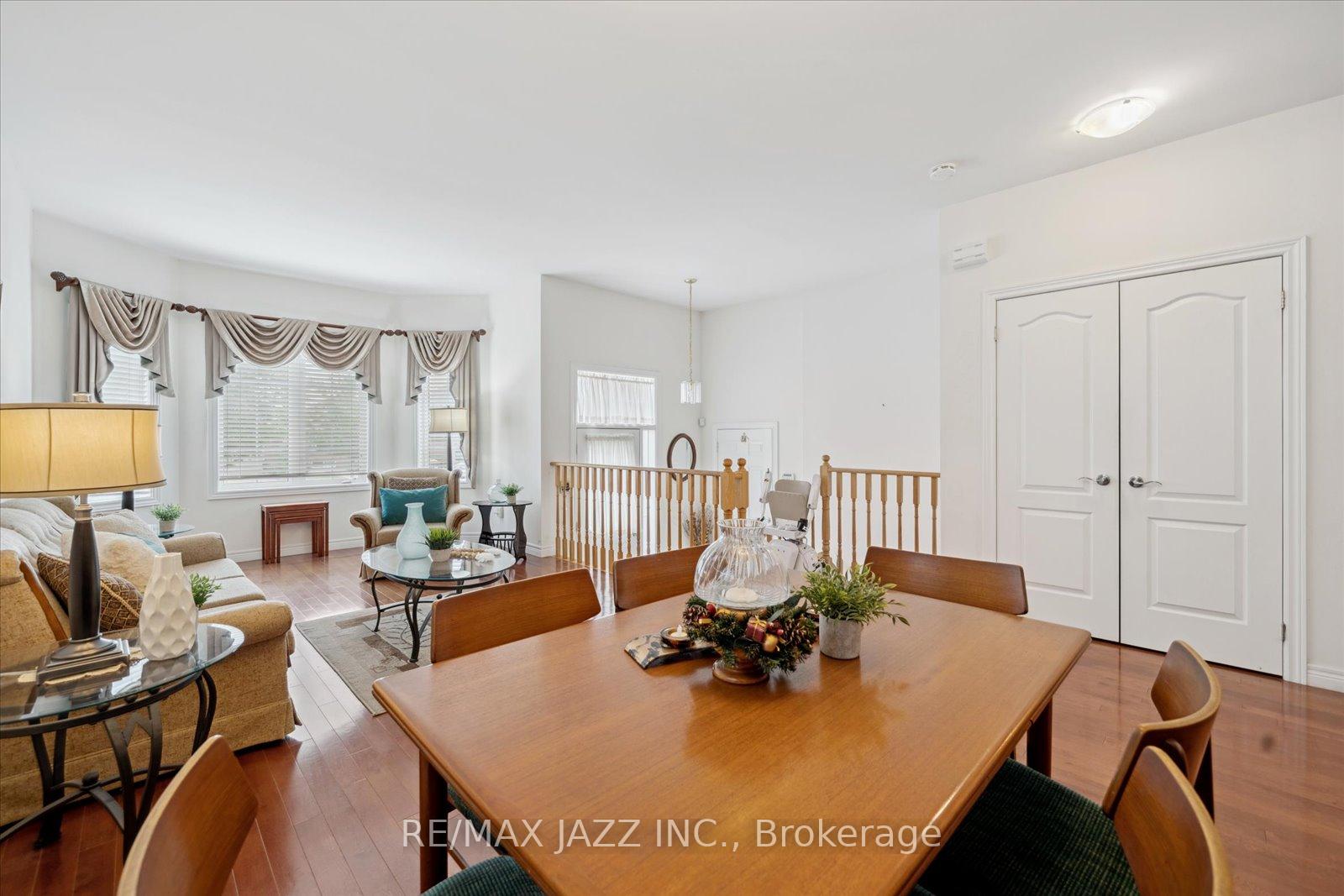 Photo 8 of 802 Coldstream Drive, Oshawa, Taunton — HOMEH