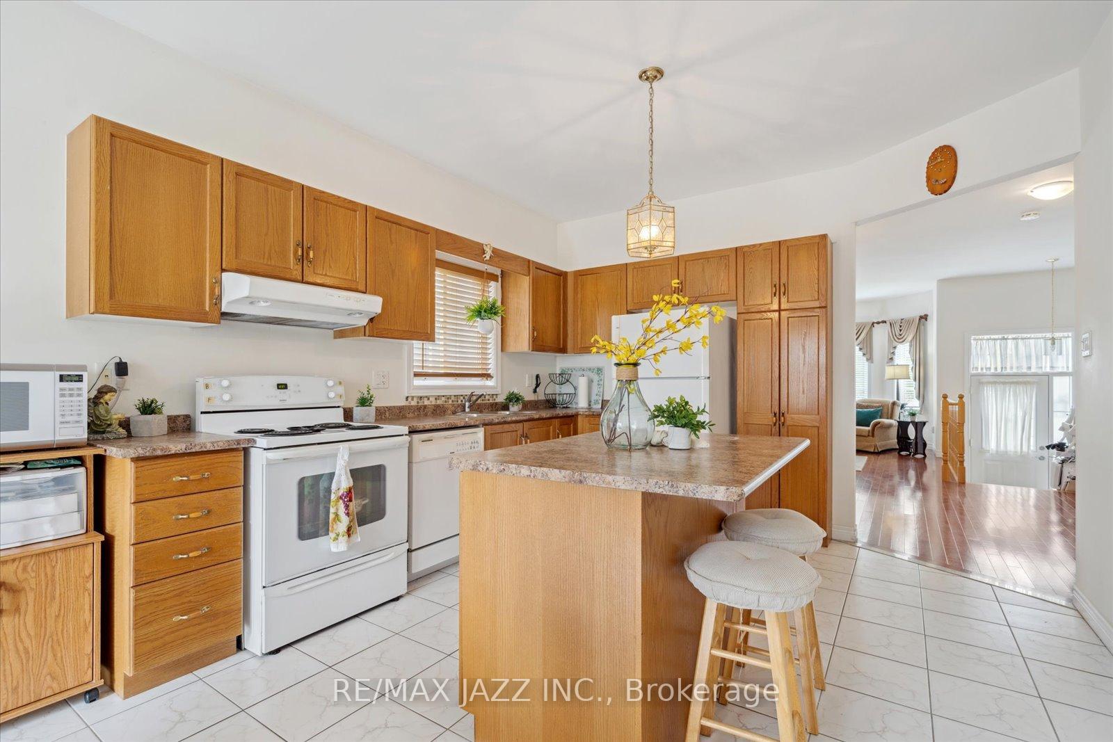 Photo 14 of 802 Coldstream Drive, Oshawa, Taunton — HOMEH