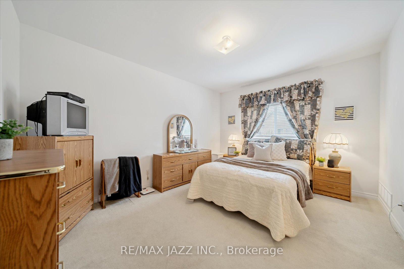 Photo 19 of 802 Coldstream Drive, Oshawa, Taunton — HOMEH