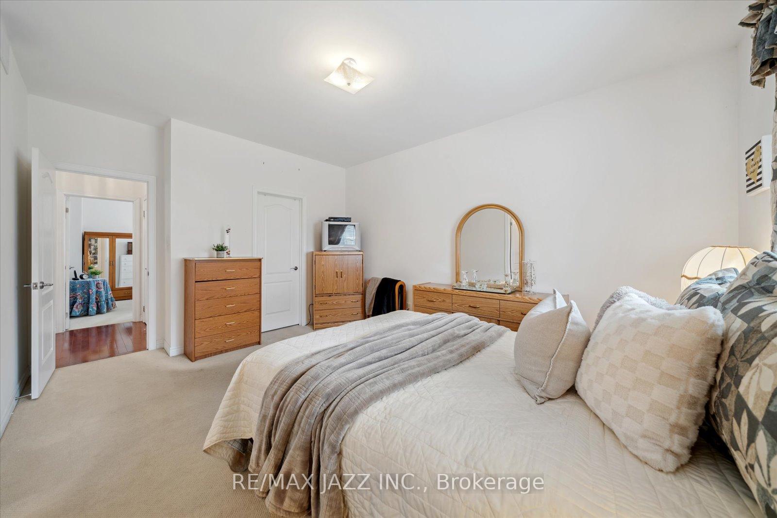 Photo 25 of 802 Coldstream Drive, Oshawa, Taunton — HOMEH