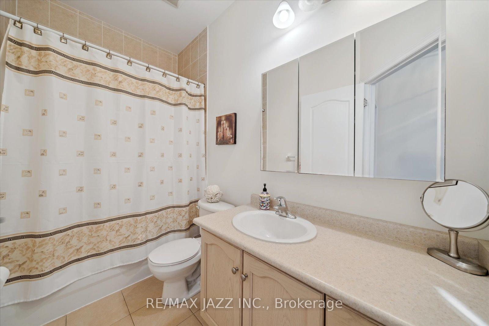 Photo 31 of 802 Coldstream Drive, Oshawa, Taunton — HOMEH