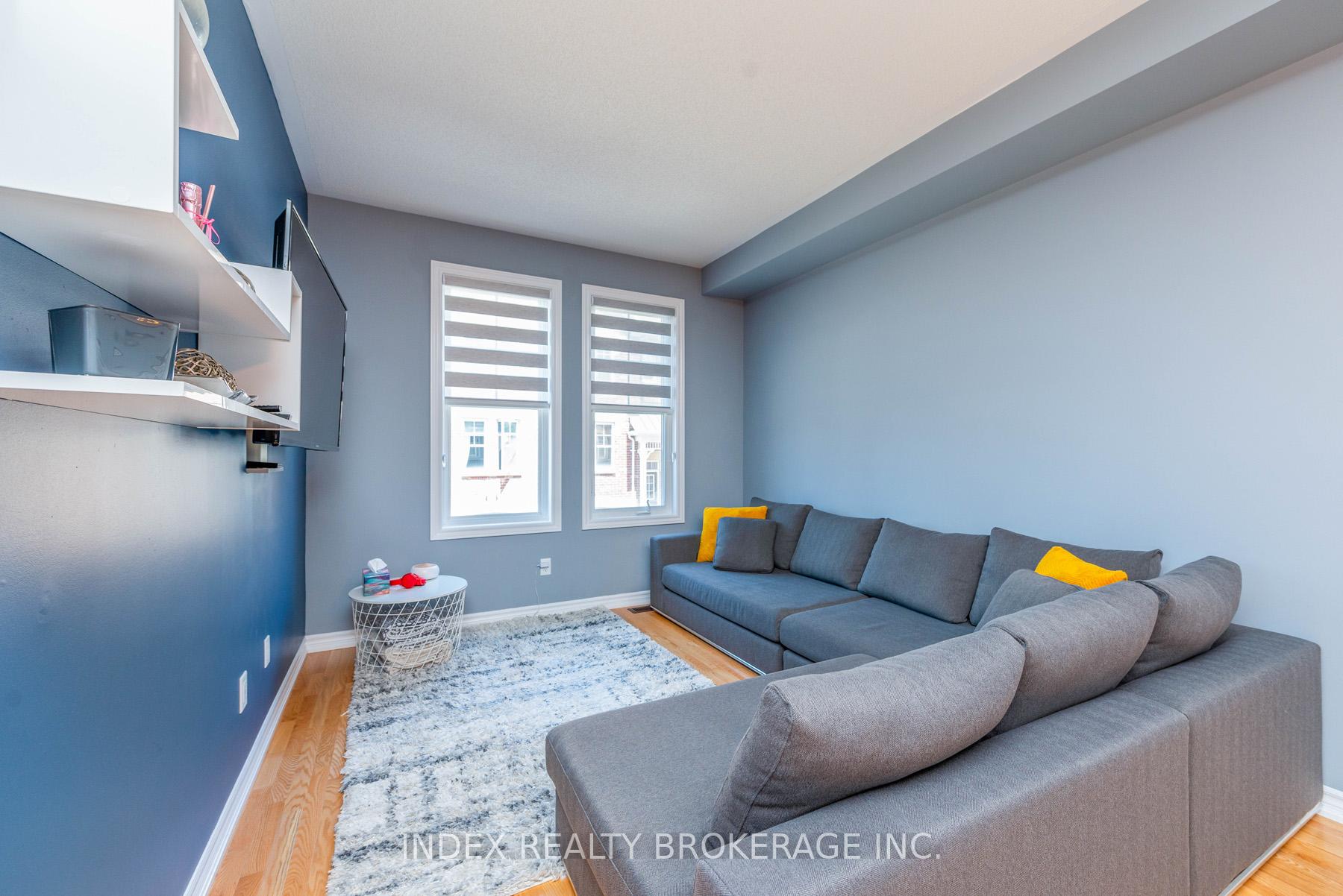 Photo 7 of Unit 26, 10 Porter Avenue, Vaughan, West Woodbridge — HOMEH