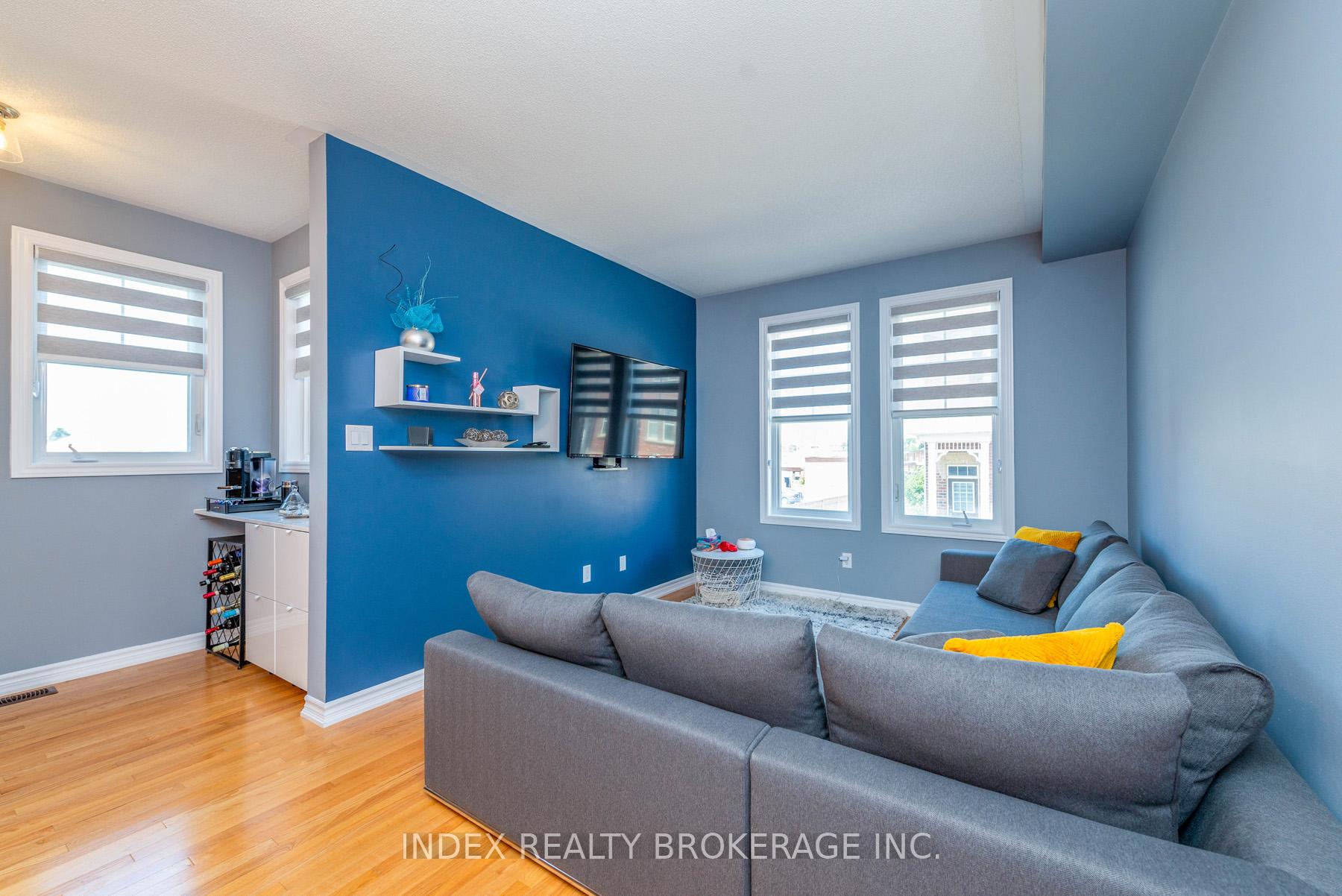 Photo 5 of Unit 26, 10 Porter Avenue, Vaughan, West Woodbridge — HOMEH