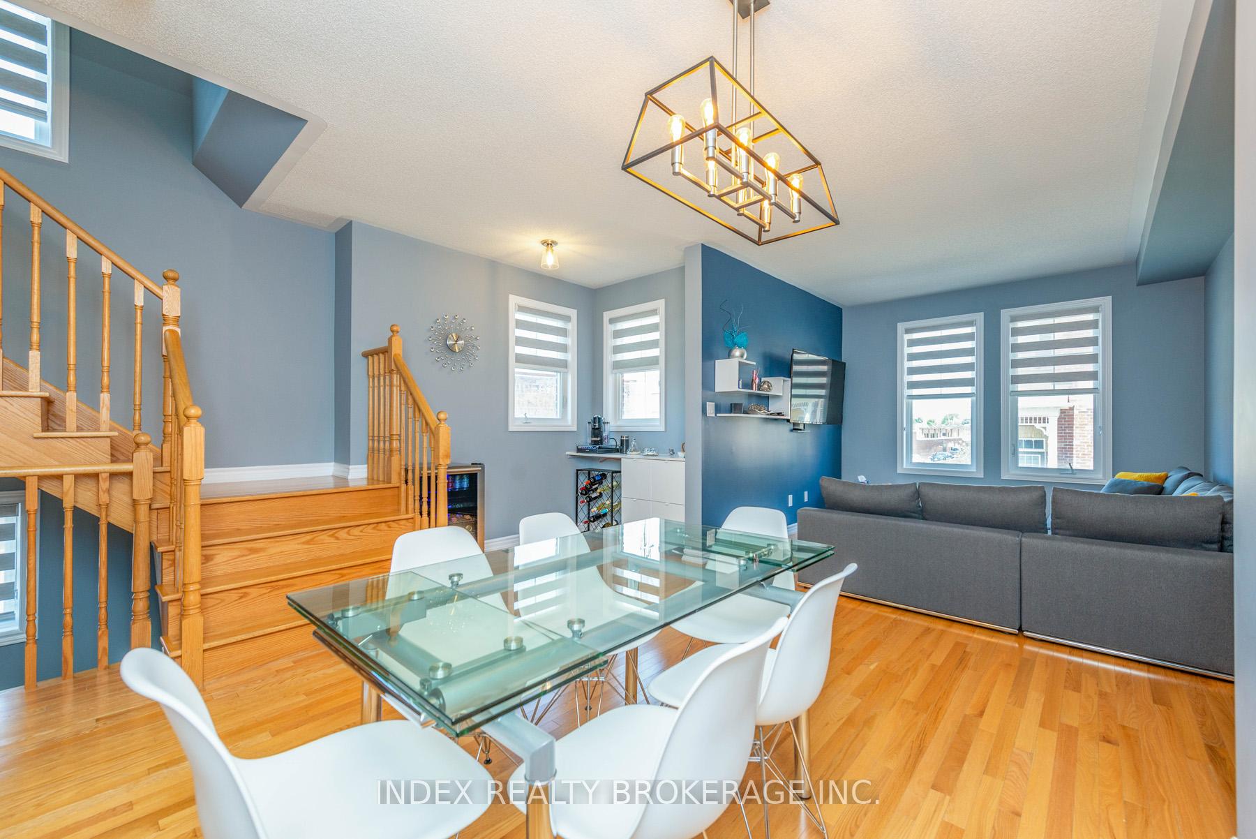 Photo 4 of Unit 26, 10 Porter Avenue, Vaughan, West Woodbridge — HOMEH
