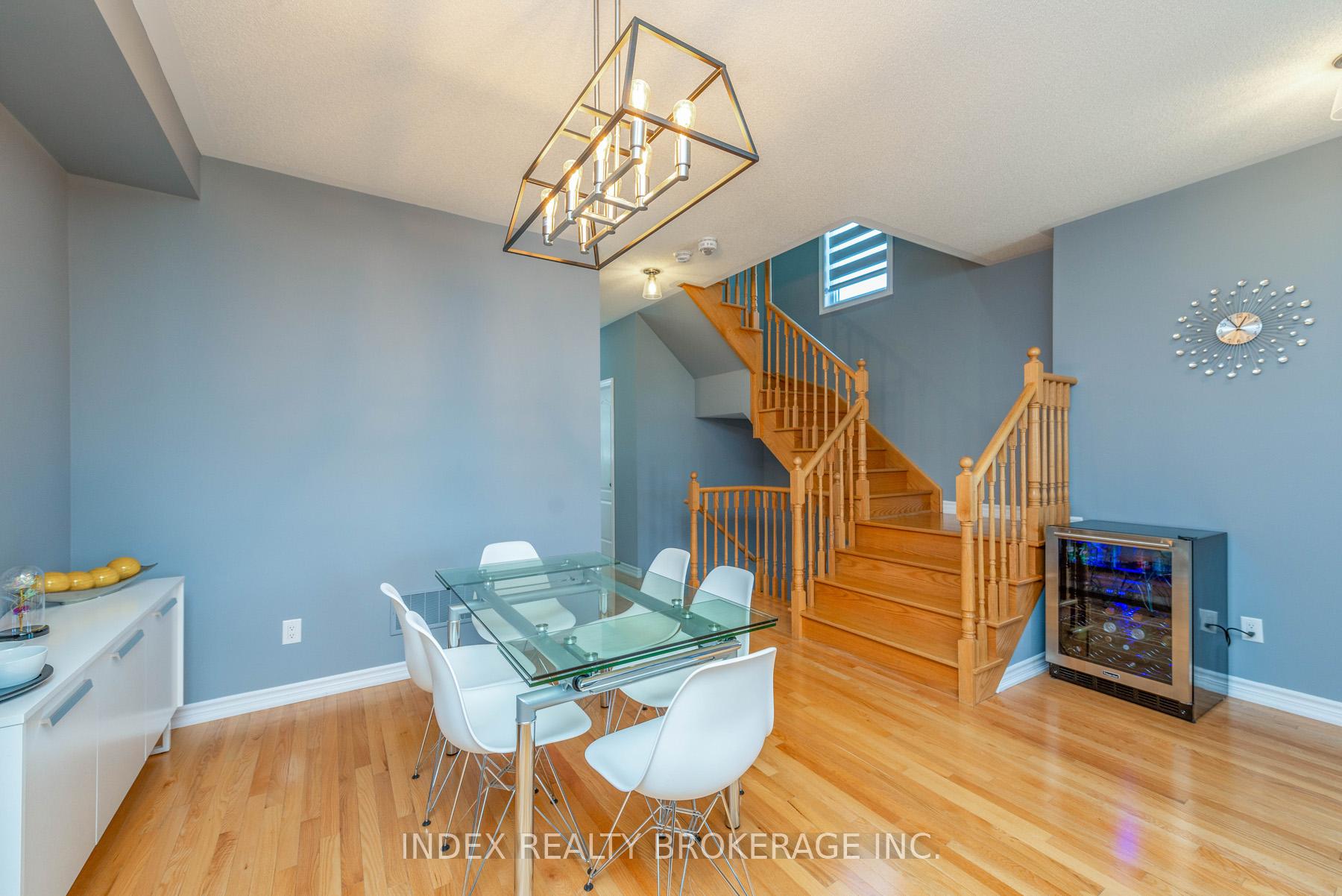 Photo 6 of Unit 26, 10 Porter Avenue, Vaughan, West Woodbridge — HOMEH
