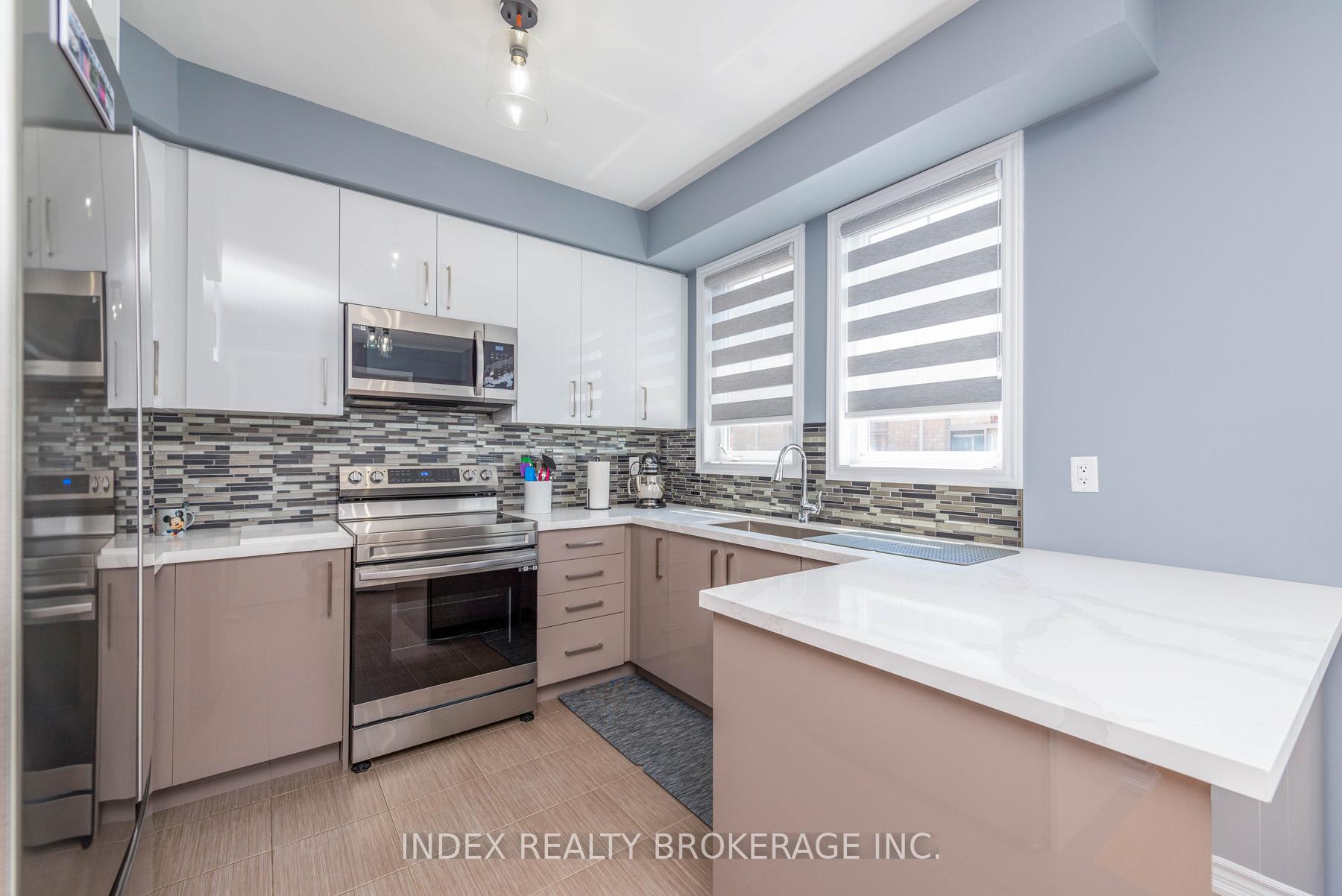 Photo 8 of Unit 26, 10 Porter Avenue, Vaughan, West Woodbridge — HOMEH
