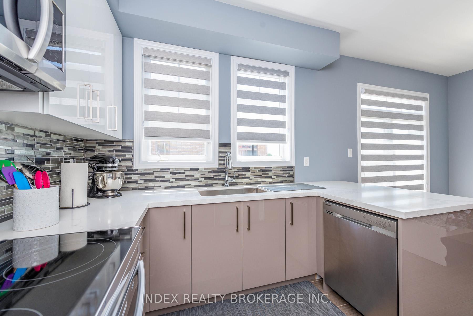 Photo 17 of Unit 26, 10 Porter Avenue, Vaughan, West Woodbridge — HOMEH