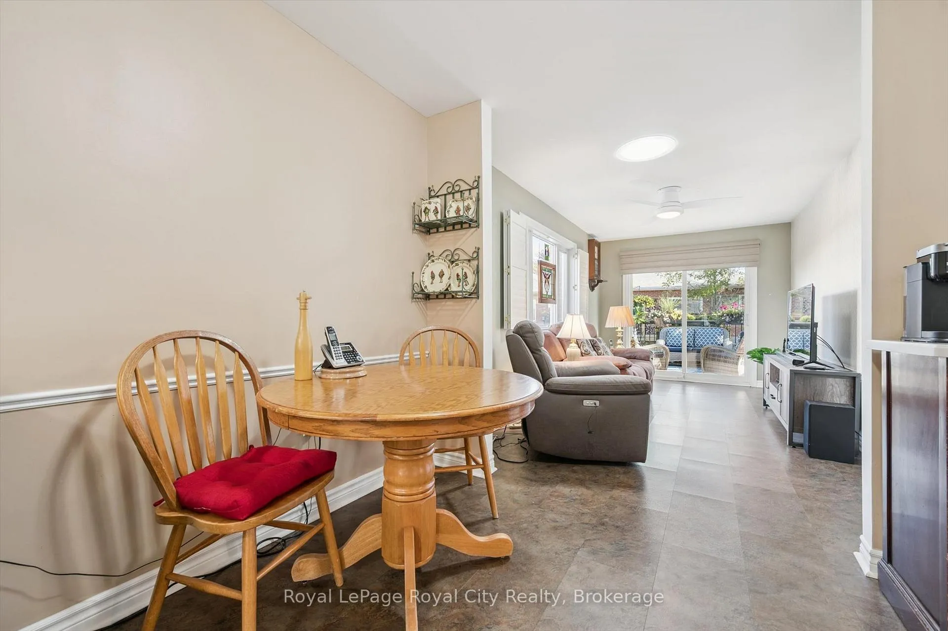 Photo 14 of 21 Cherry Blossom Circle, Guelph, Village By The Arboretum — HOMEH
