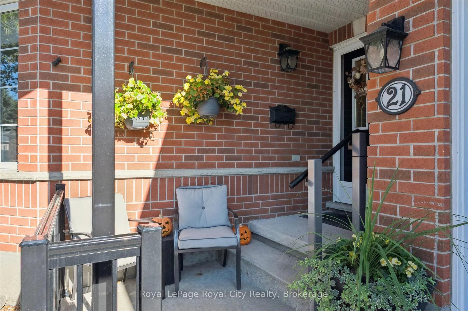 Photo 37 of 21 Cherry Blossom Circle, Guelph, Village By The Arboretum — HOMEH