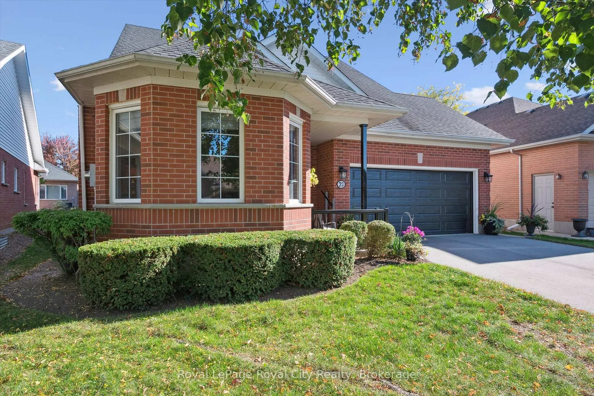 Photo 39 of 21 Cherry Blossom Circle, Guelph, Village By The Arboretum — HOMEH