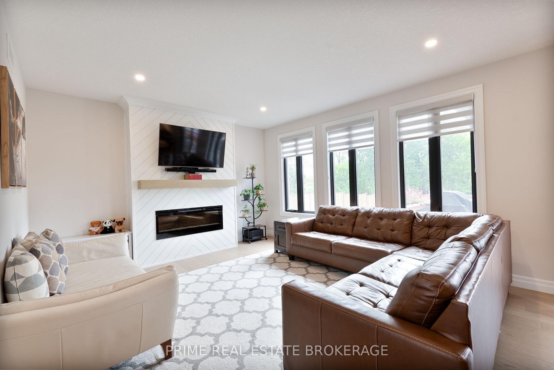Photo 22 of 19 Aspen Circle, Thames Centre, Thorndale — HOMEH