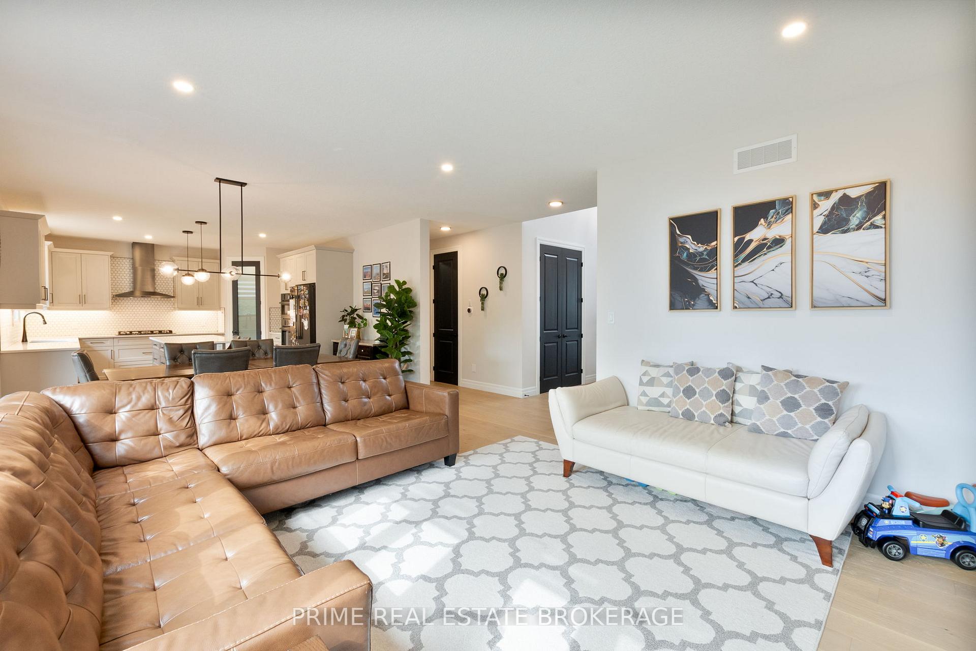 Photo 23 of 19 Aspen Circle, Thames Centre, Thorndale — HOMEH