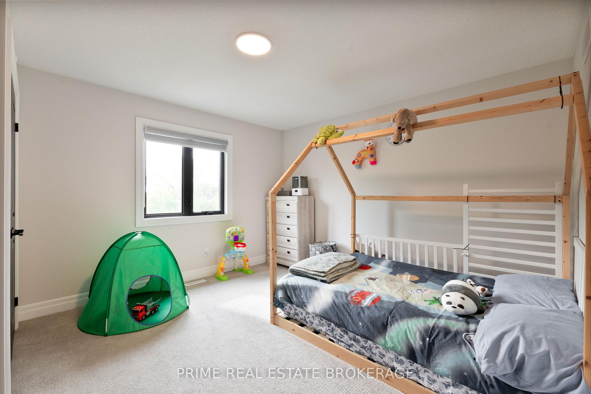 Photo 2 of 19 Aspen Circle, Thames Centre, Thorndale — HOMEH
