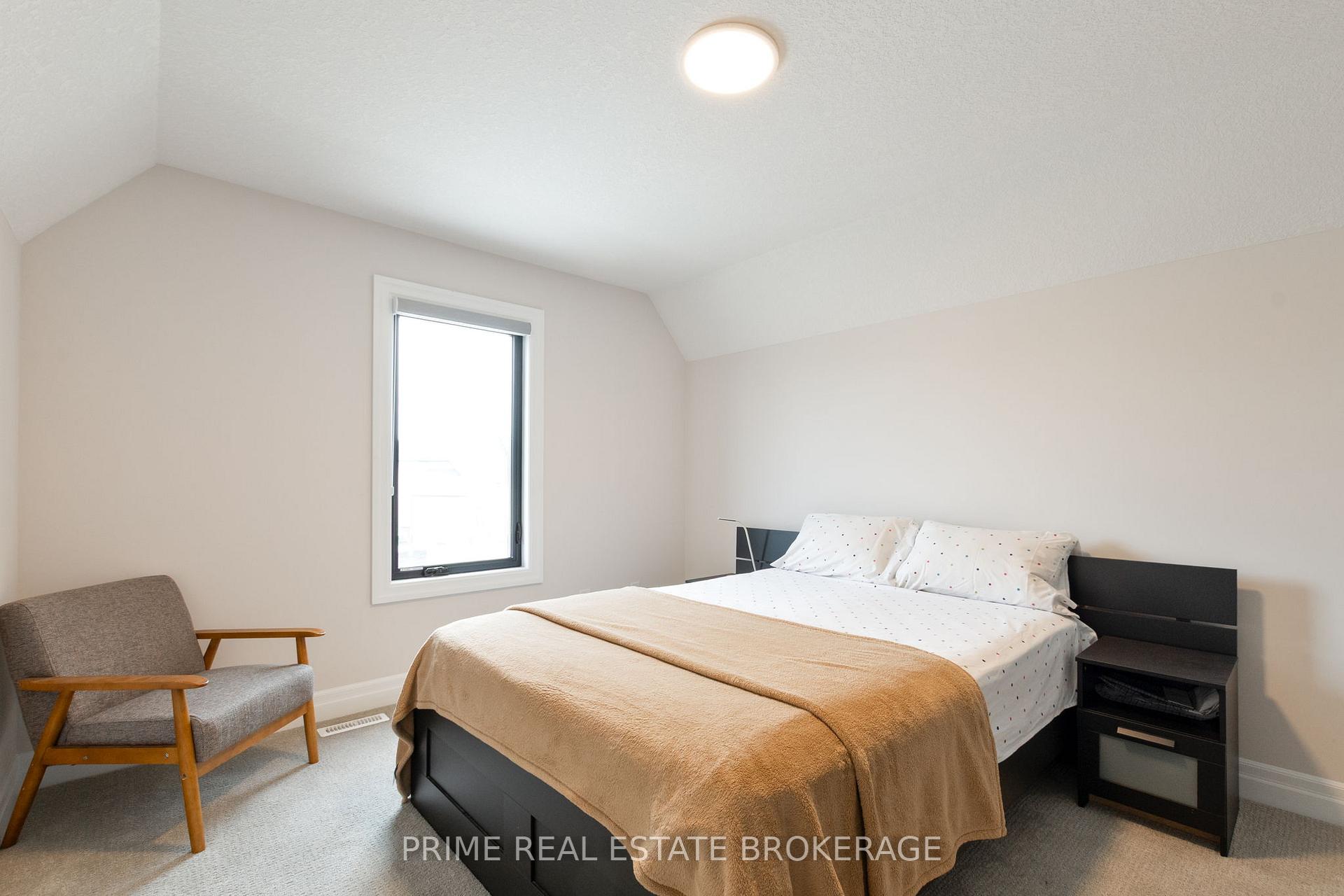Photo 3 of 19 Aspen Circle, Thames Centre, Thorndale — HOMEH