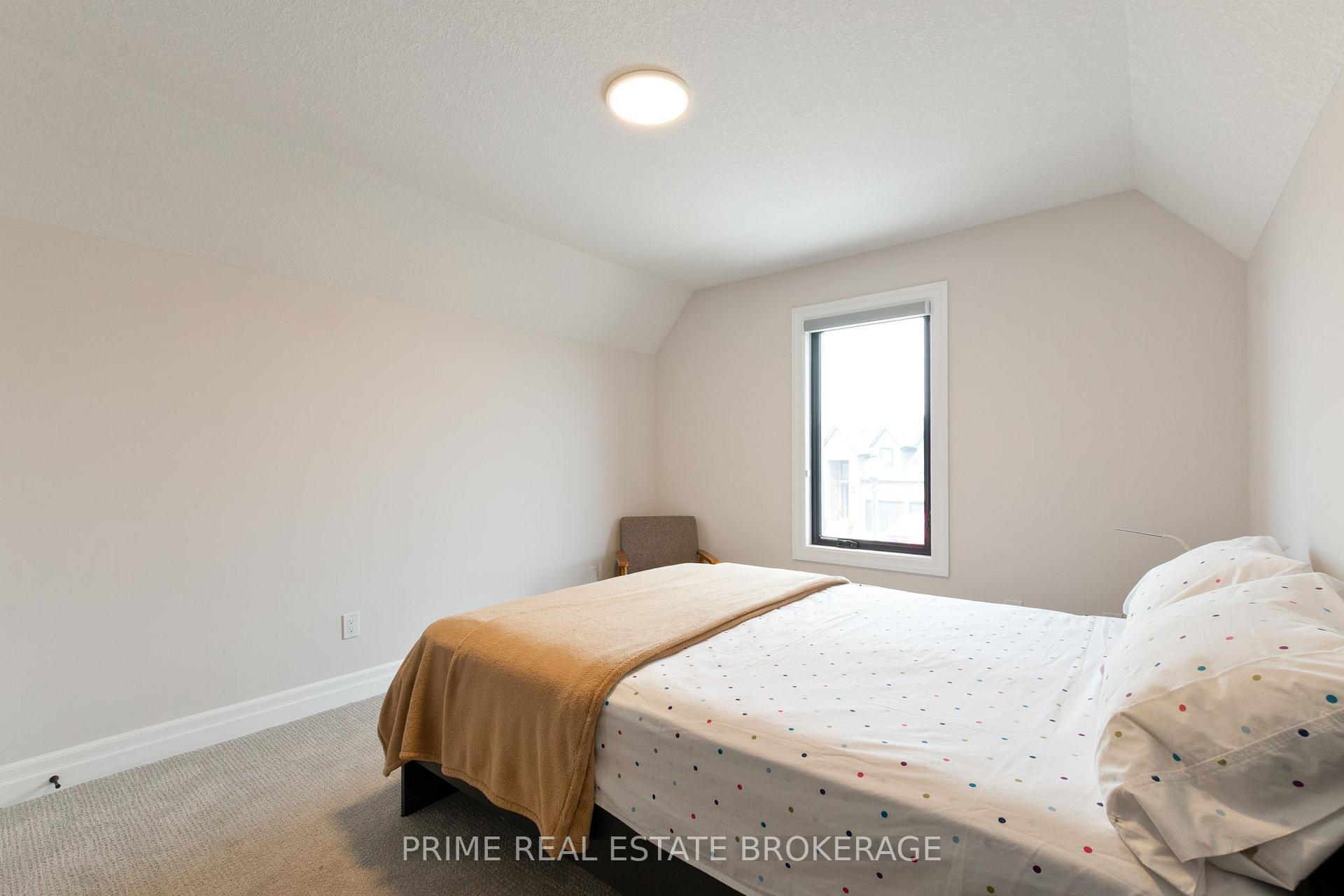 Photo 10 of 19 Aspen Circle, Thames Centre, Thorndale — HOMEH