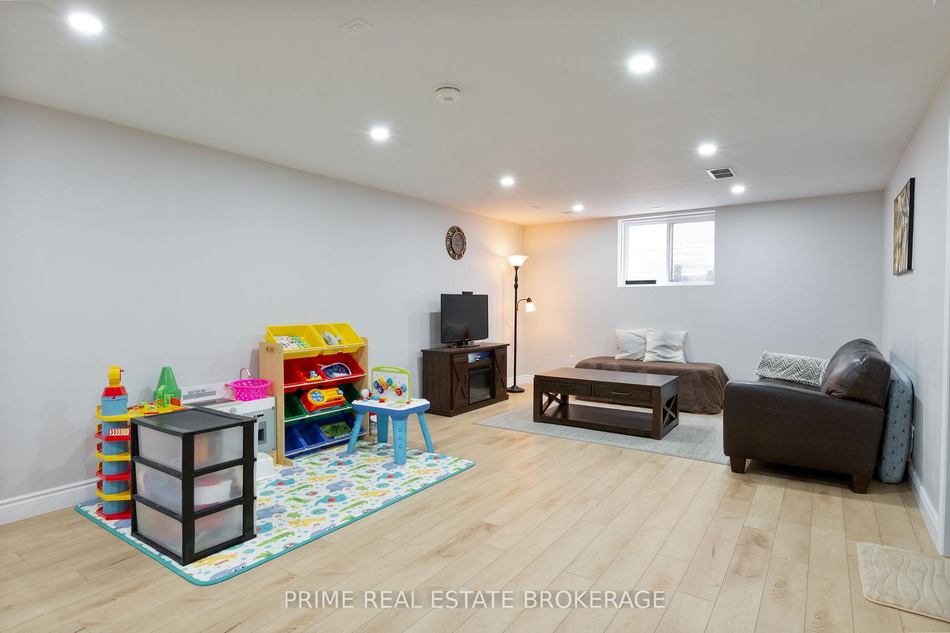 Photo 39 of 19 Aspen Circle, Thames Centre, Thorndale — HOMEH
